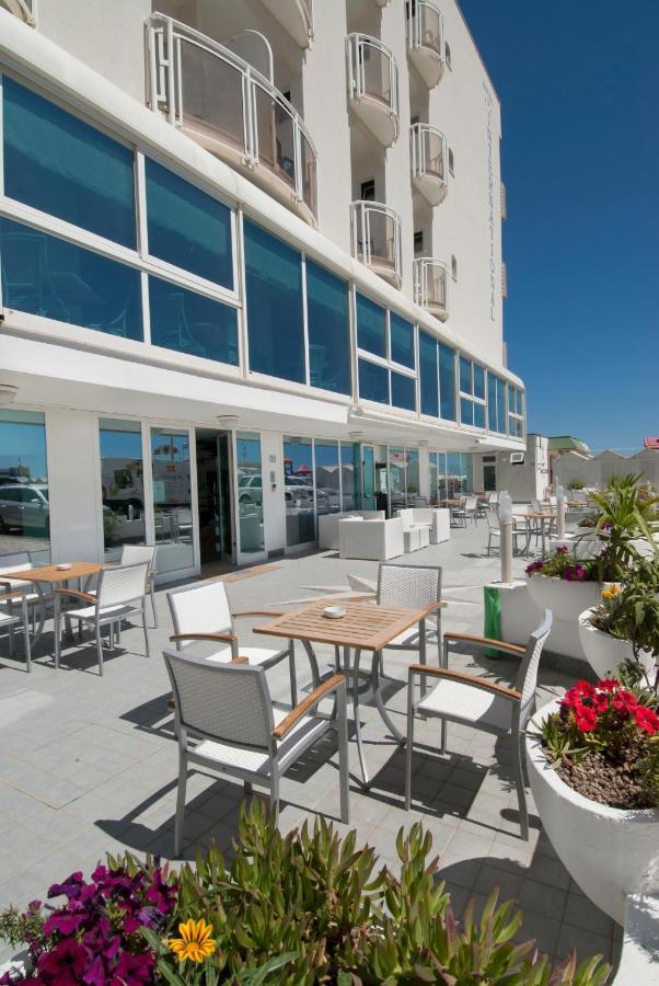 Hotel International Direttamente Sulla Sabbia Misano Adriatico Exterior photo